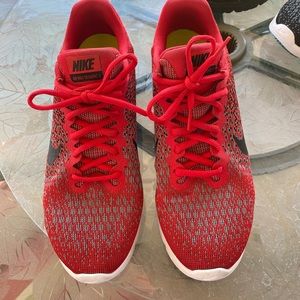 Nike AirMax Sequent 2 - mens 9.5